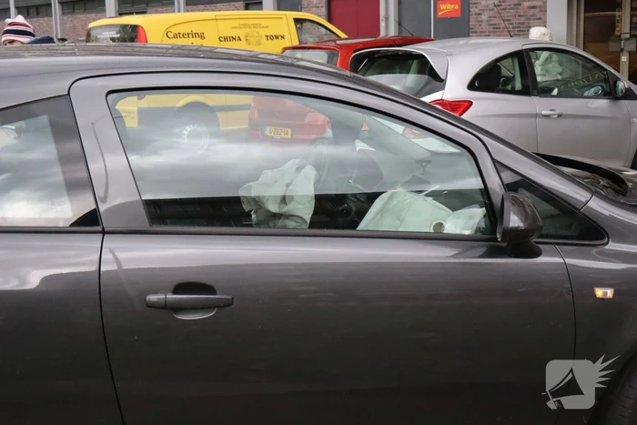 Flinke schade en lekkage na kop-staart botsing