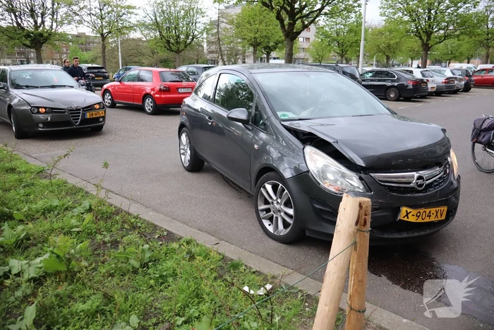 Flinke schade en lekkage na kop-staart botsing