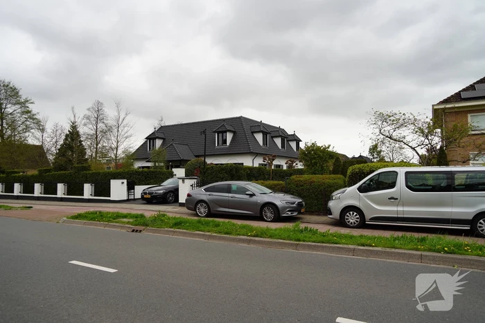 FIOD en douane doen inval bij woning