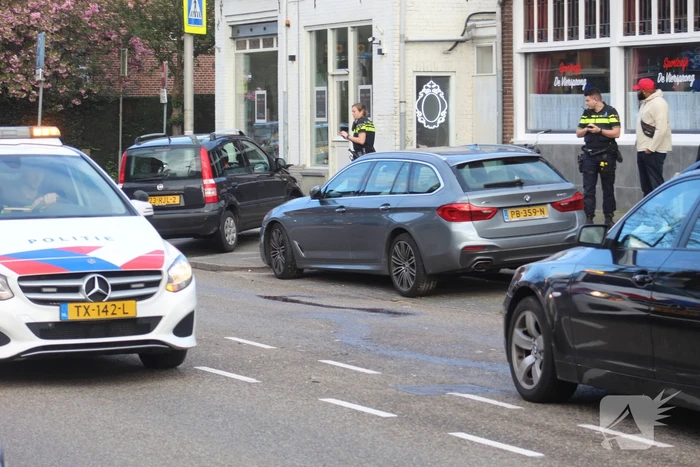 Veel schade na botsing tussen personenauto's
