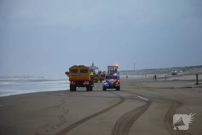 Grote zoekactie naar vermiste watersporter op ruwe zee