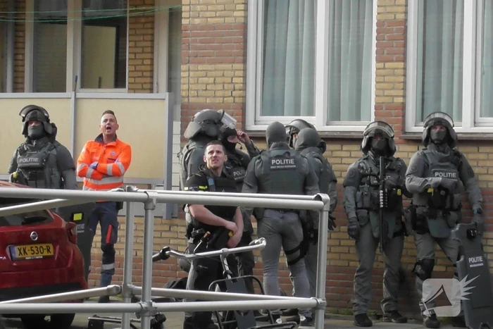 Hulpdiensten groots ingezet wegens persoon met onbegrepen gedrag