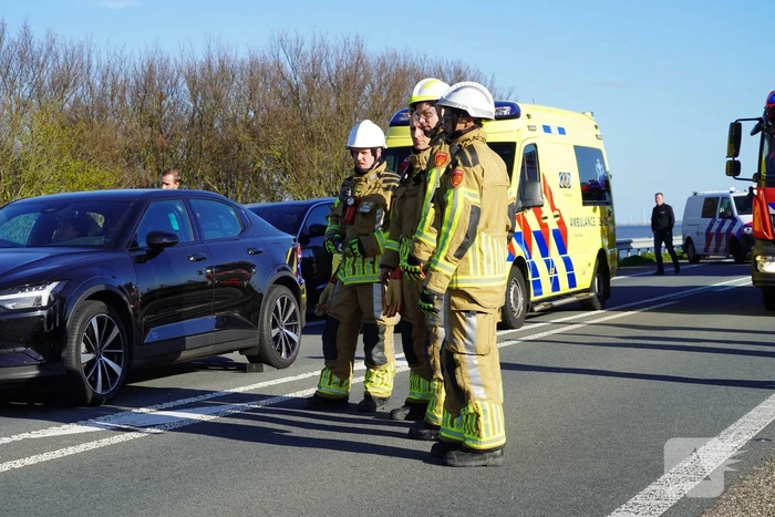 Twee gewonden bij flinke kop-staartbotsing