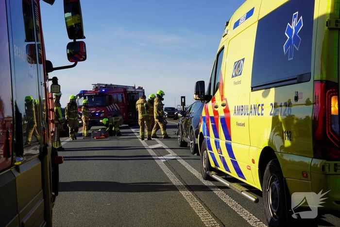 Twee gewonden bij flinke kop-staartbotsing