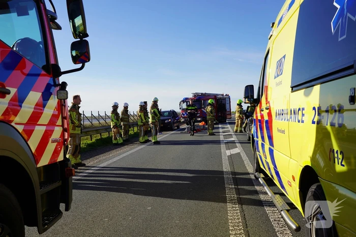 Twee gewonden bij flinke kop-staartbotsing