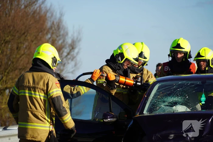 Twee gewonden bij flinke kop-staartbotsing