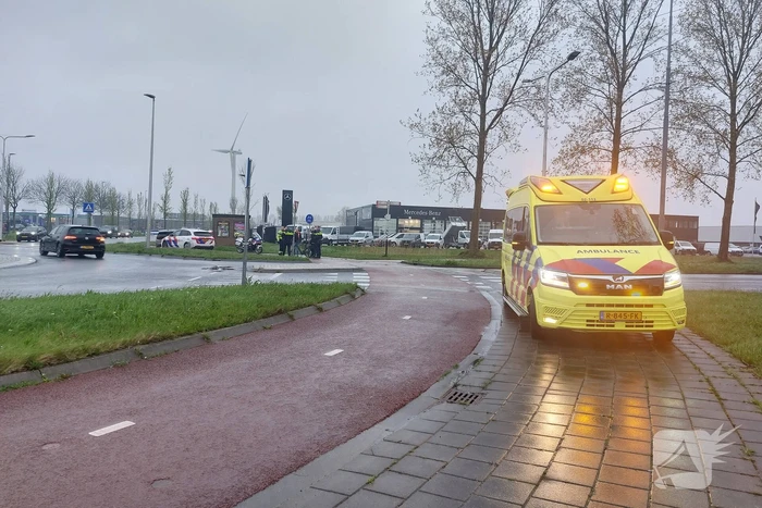 Fietser raakt gewond bij botsing met auto