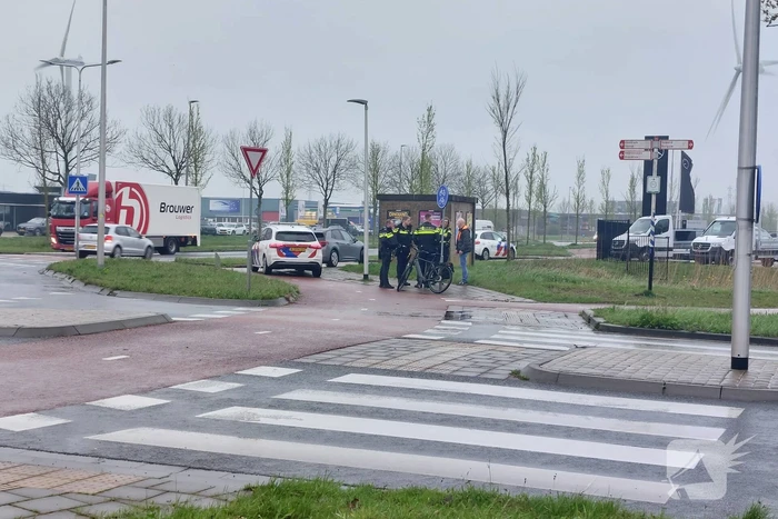 Fietser raakt gewond bij botsing met auto