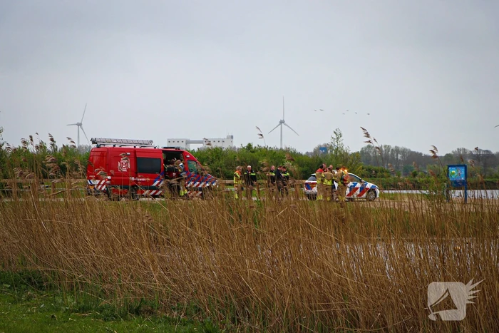 Overleden persoon aangetroffen bij strand