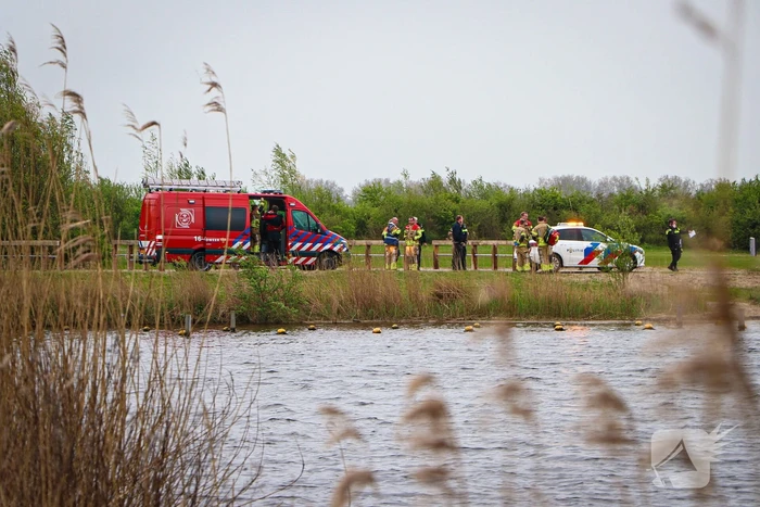 Overleden persoon aangetroffen bij strand