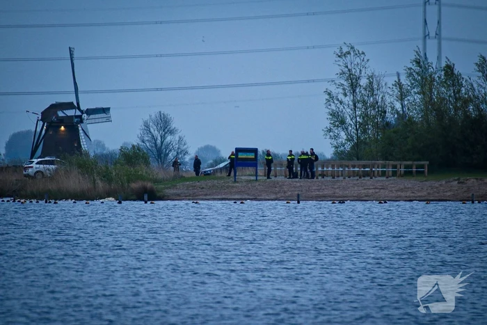 Overleden persoon aangetroffen bij strand
