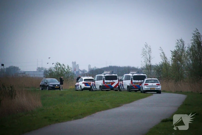 Overleden persoon aangetroffen bij strand