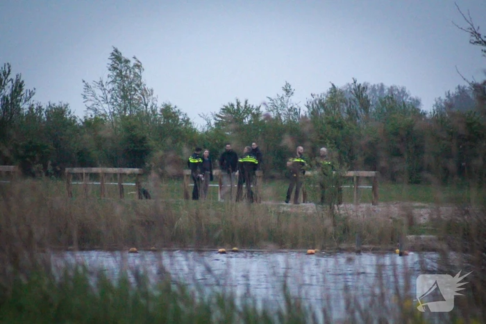 Overleden persoon aangetroffen bij strand
