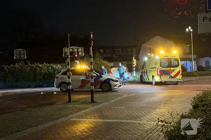 Twee voertuigen komen met elkaar in botsing