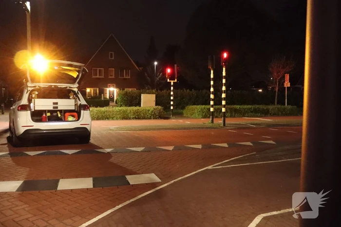 Twee voertuigen komen met elkaar in botsing