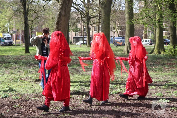 Extinction Rebellion demonstreerd bij provinciehuis