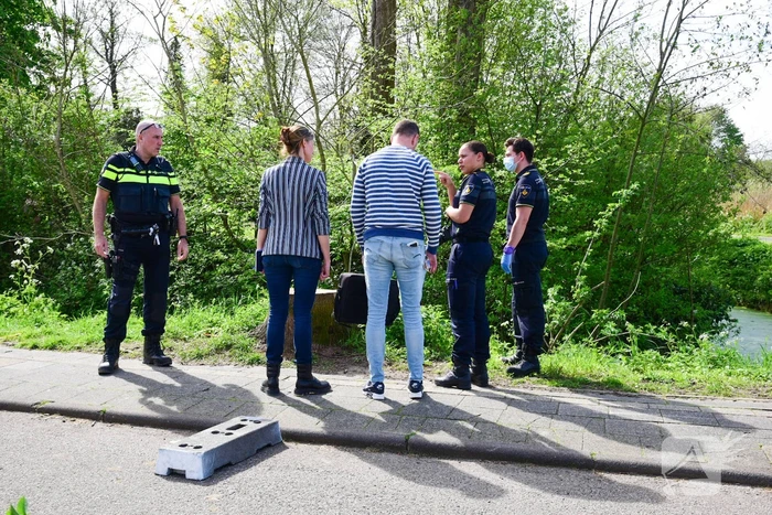 Groot onderzoek naar aantreffen stoffelijke overschot in sloot