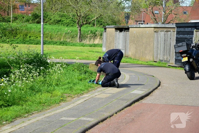 Groot onderzoek naar aantreffen stoffelijke overschot in sloot