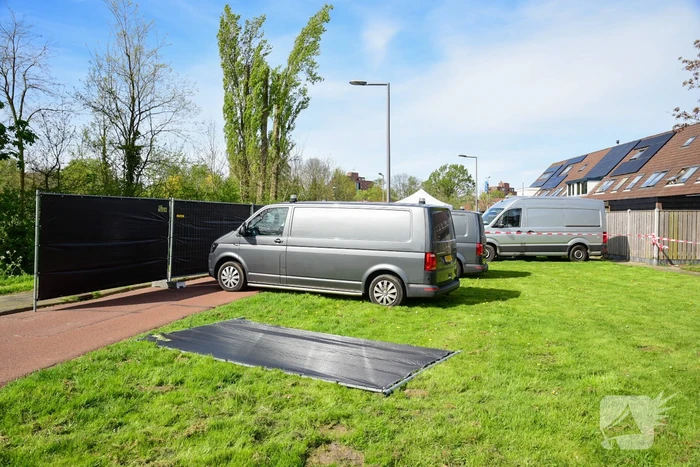 Groot onderzoek naar aantreffen stoffelijke overschot in sloot