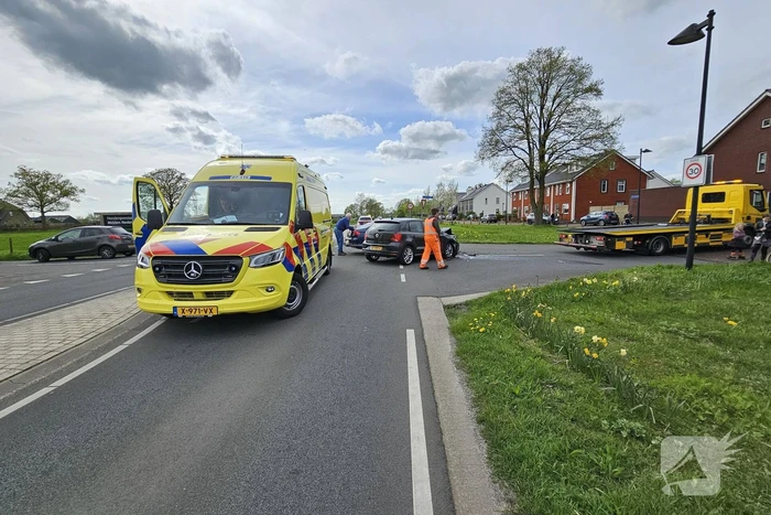 Twee voertuigen fiks beschadigd bij aanrijding