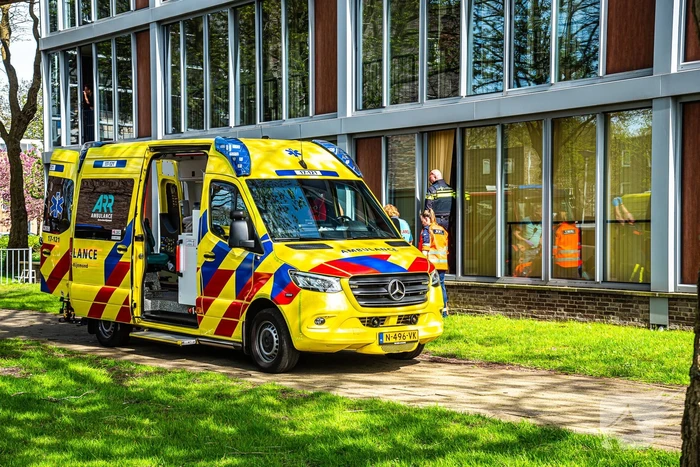 Traumateam ingezet voor medische noodsituatie bij flat