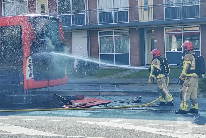 Lijnbus zwaar beschadigd door brand