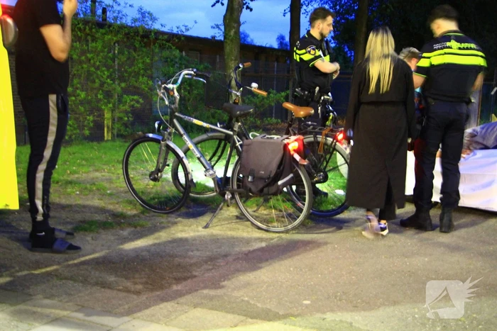 Fietser gewond bij aanrijding op rotonde