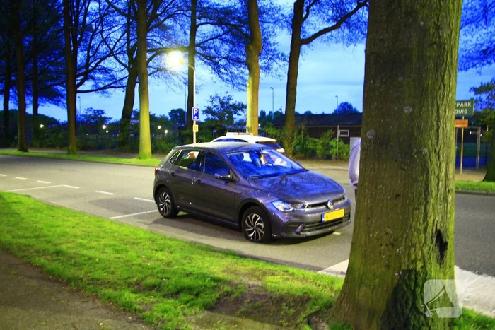 Fietser gewond bij aanrijding op rotonde