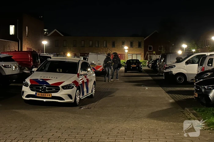 Arrestatieteam valt woning binnen