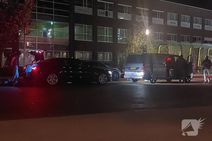 Arrestatieteam valt woning binnen