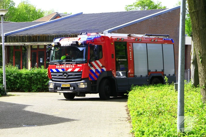 Jerrycan met benzine vat vlam