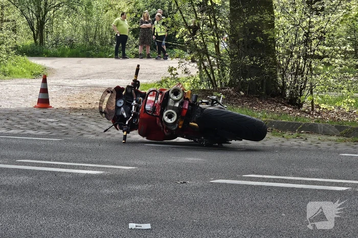 Motorrijder overleden na val, tweede raakt gewond