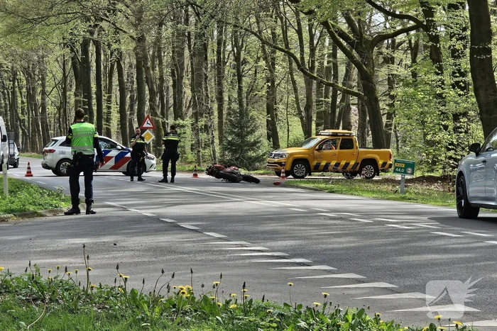 Motorrijder overleden na val, tweede raakt gewond