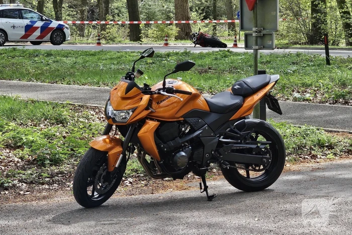 Motorrijder overleden na val, tweede raakt gewond