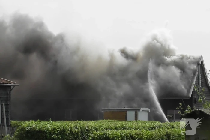 Grote uitslaande brand in restaurant