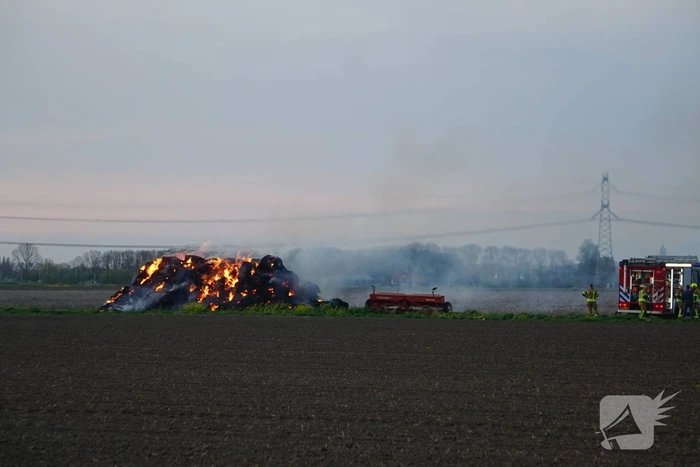 Veel rookontwikkeling bij buitenbrand