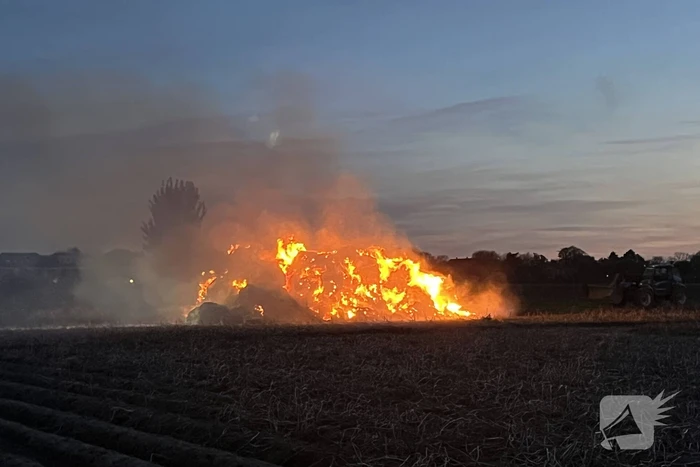 Veel rookontwikkeling bij buitenbrand