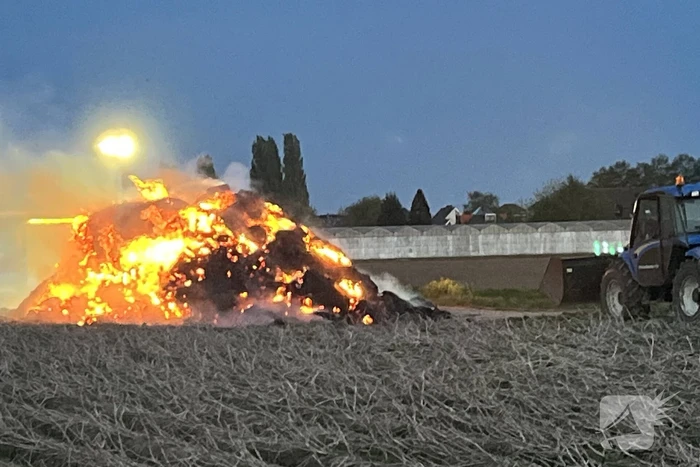 Veel rookontwikkeling bij buitenbrand