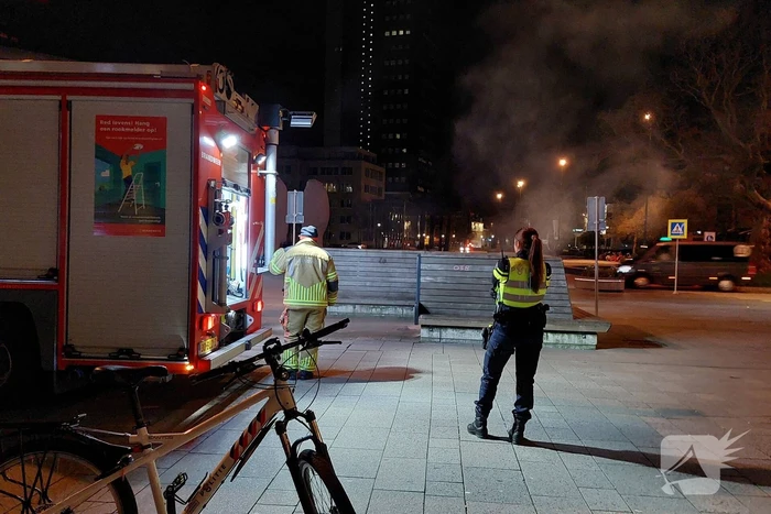 Afval in brand op stationsplein