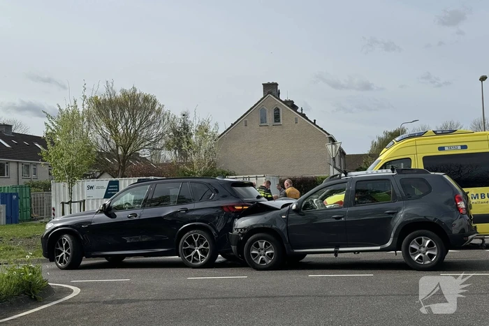 Kop-staartbotsing tussen twee voertuigen