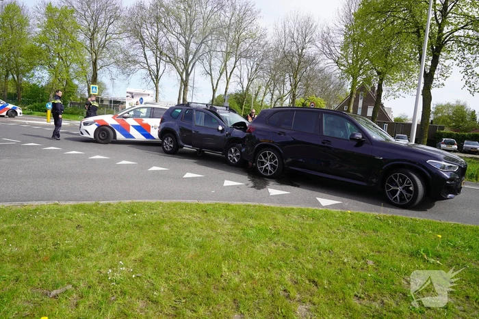Kop-staartbotsing tussen twee voertuigen