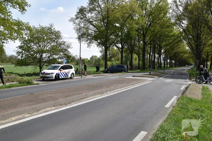 Veel schade bij kop-staart botsing na remmen bij kruispunt