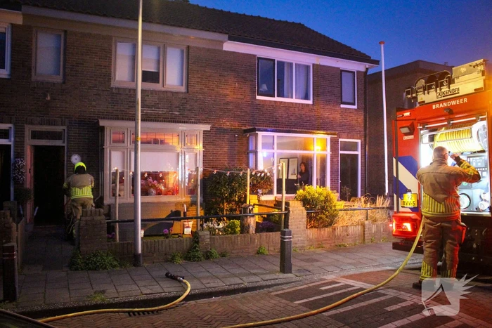 Brandweer aanwezig door rook uit de oven