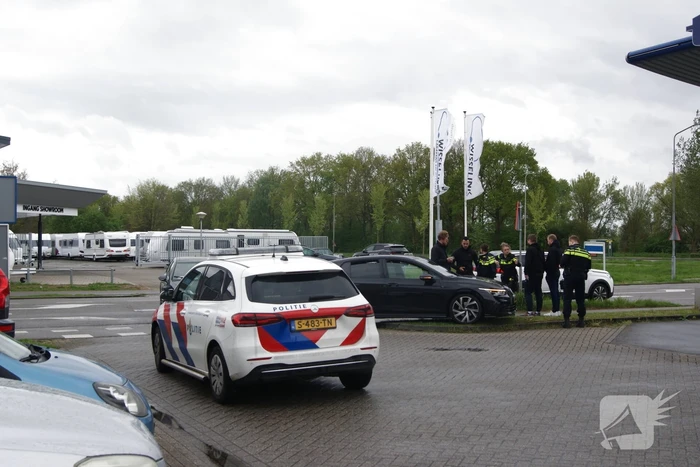Twee voertuigen beschadigd bij botsing