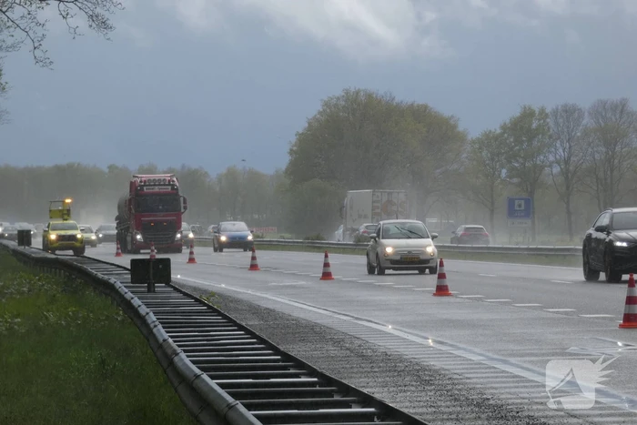 Auto belandt op de kant na ongeval