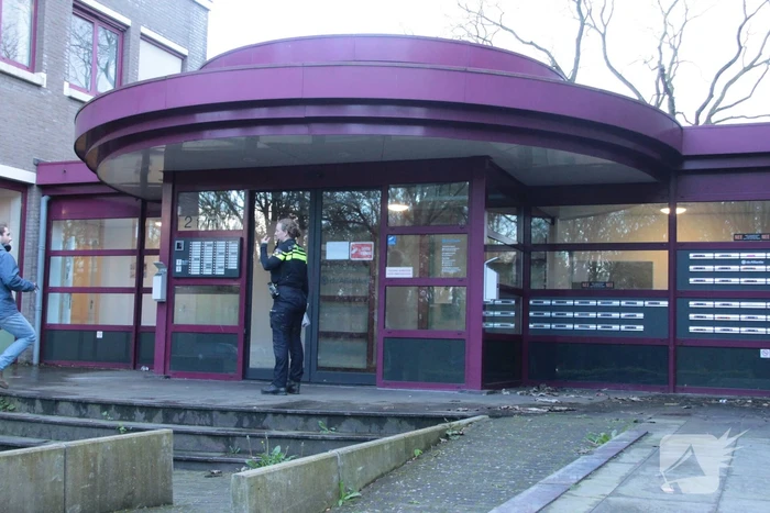 Persoon ernstig gewond na val van trap