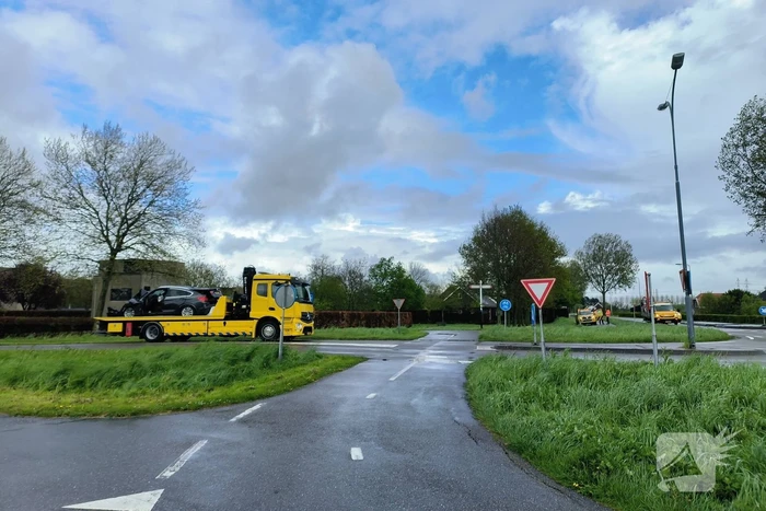 Frontale aanrijding tussen lijnbus en auto