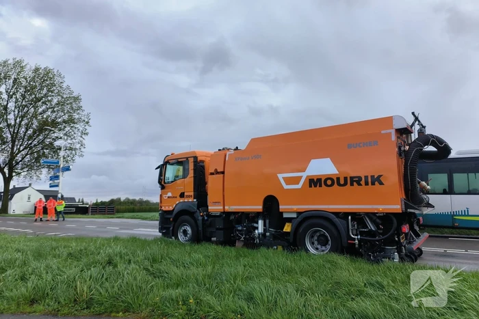 Frontale aanrijding tussen lijnbus en auto