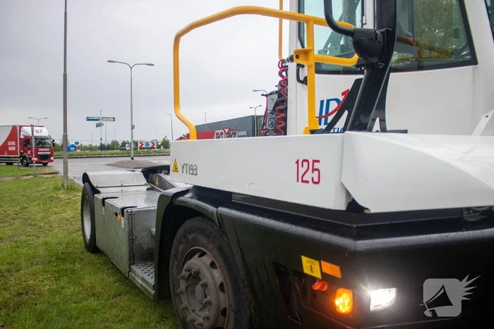 Fietser in botsing met vrachtwagen