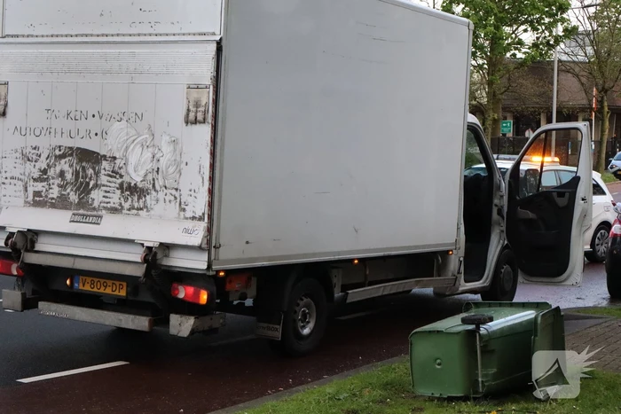 Scooterrijder in botsing met bakwagen